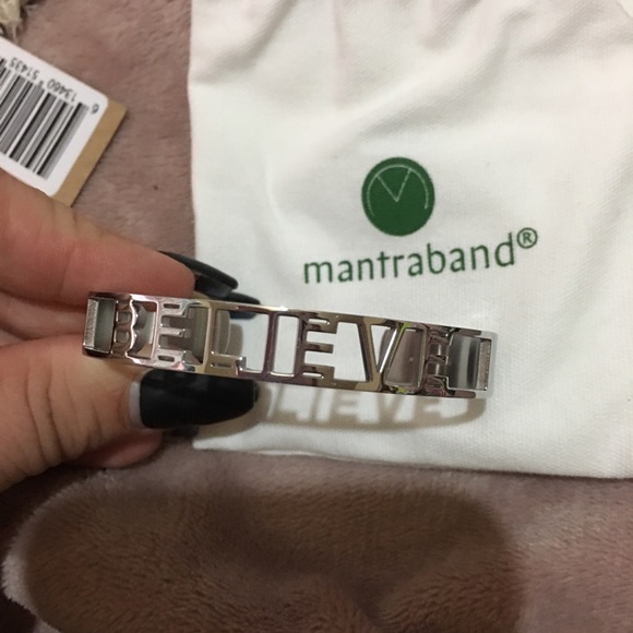 MANTRABAND | “believe” statement bracelet-silver - Picture 3 of 6